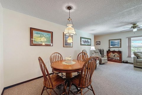 Villa ou maison à vendre à Spring Hill, Floride: 2 chambres, 159.14 m2 № 1910972 - photo 12