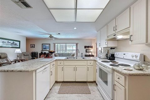 Villa ou maison à vendre à Spring Hill, Floride: 2 chambres, 159.14 m2 № 1910972 - photo 10