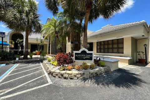 Condo in Fort Lauderdale, Florida, 2 bedrooms  № 1968161 - photo 18