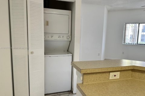 Condo in Fort Lauderdale, Florida, 2 bedrooms  № 1968161 - photo 3