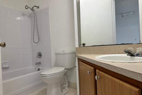 Condo in Fort Lauderdale, Florida, 2 bedrooms  № 1968161 - photo 10