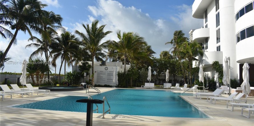 Condo in Miami Beach, Florida, 1 bedroom № 1748189