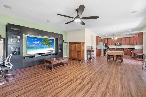 House in DeLand, Florida 6 bedrooms, 365.29 sq.m. № 2131663 - photo 17