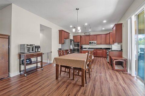 House in DeLand, Florida 6 bedrooms, 365.29 sq.m. № 2131663 - photo 18