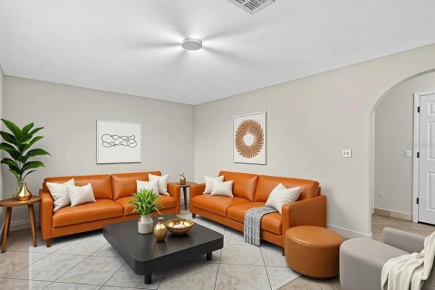 House in Clermont, Florida 4 bedrooms, 197.7 sq.m. № 2206784 - photo 8