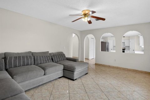 House in Clermont, Florida 4 bedrooms, 197.7 sq.m. № 2206784 - photo 21