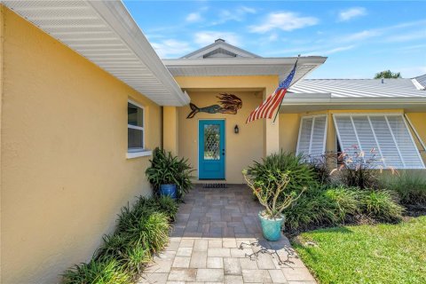 House in Bradenton, Florida 3 bedrooms, 265.14 sq.m. № 2131072 - photo 2