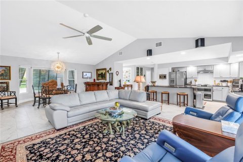 House in Bradenton, Florida 3 bedrooms, 265.14 sq.m. № 2131072 - photo 14
