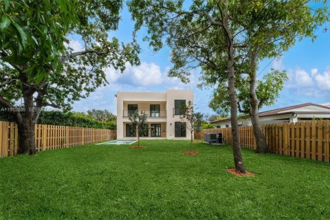 House in Miami, Florida 4 bedrooms, 273.78 sq.m. № 1982671 - photo 28