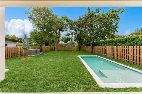 House in Miami, Florida 4 bedrooms, 273.78 sq.m. № 1982671 - photo 26