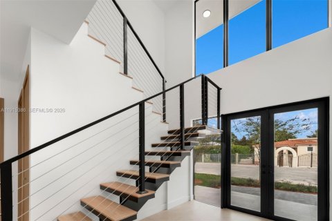 House in Miami, Florida 4 bedrooms, 273.78 sq.m. № 1982671 - photo 11