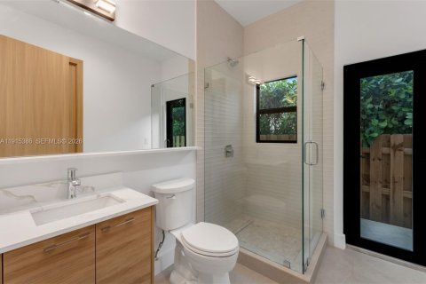 House in Miami, Florida 4 bedrooms, 273.78 sq.m. № 1982671 - photo 10