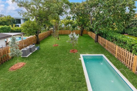 House in Miami, Florida 4 bedrooms, 273.78 sq.m. № 1982671 - photo 18