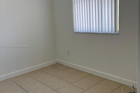 Copropriété à louer à Miami, Floride: 2 chambres, 72.84 m2 № 1999924 - photo 6