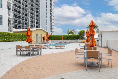 Copropriété à louer à Miami, Floride: 2 chambres, 105.35 m2 № 1957551 - photo 28