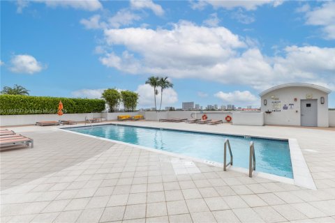 Copropriété à louer à Miami, Floride: 2 chambres, 105.35 m2 № 1957551 - photo 4