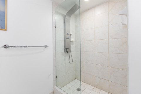 Copropriété à louer à Miami, Floride: 2 chambres, 105.35 m2 № 1957551 - photo 23