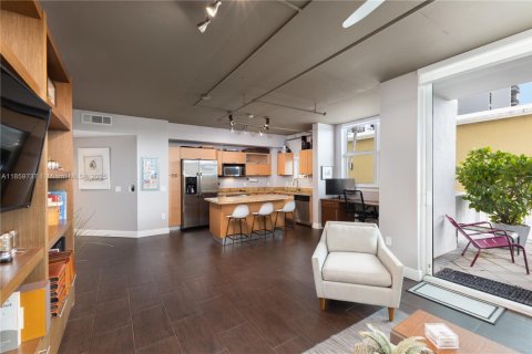 Copropriété à louer à Miami, Floride: 2 chambres, 105.35 m2 № 1957551 - photo 11