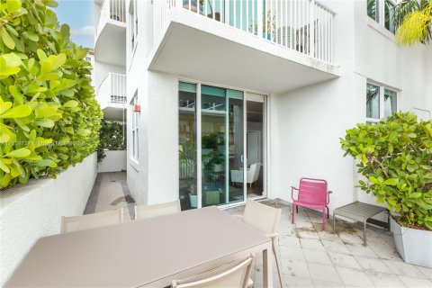 Copropriété à louer à Miami, Floride: 2 chambres, 105.35 m2 № 1957551 - photo 2