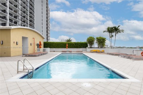 Copropriété à louer à Miami, Floride: 2 chambres, 105.35 m2 № 1957551 - photo 24