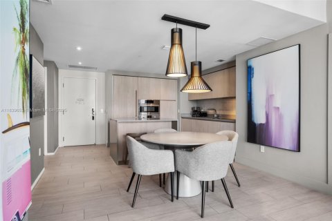 Condo in Hollywood, Florida, 3 bedrooms  № 1828338 - photo 8