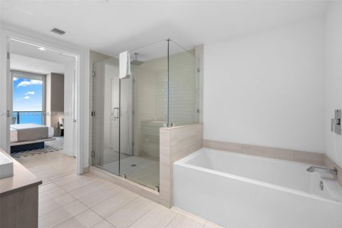 Condo in Hollywood, Florida, 3 bedrooms  № 1828338 - photo 17