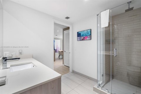 Condo in Hollywood, Florida, 3 bedrooms  № 1828338 - photo 24