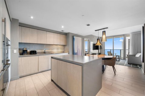 Condo in Hollywood, Florida, 3 bedrooms  № 1828338 - photo 4