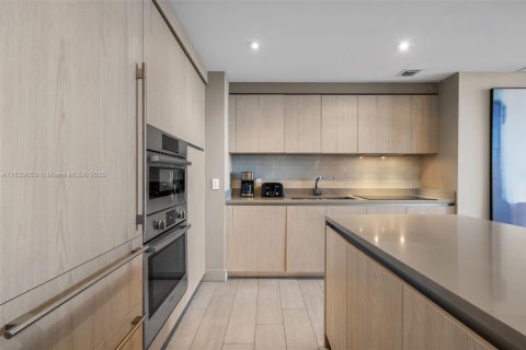 Condo in Hollywood, Florida, 3 bedrooms  № 1828338 - photo 6