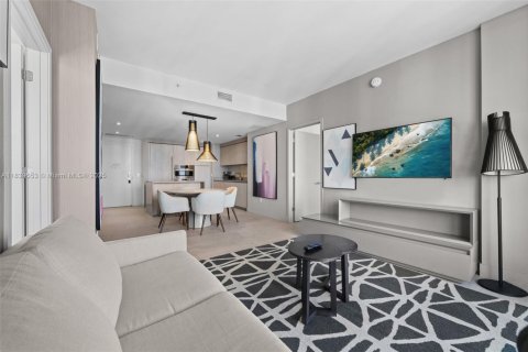 Condo in Hollywood, Florida, 3 bedrooms  № 1828338 - photo 13