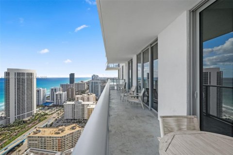 Condo in Hollywood, Florida, 3 bedrooms  № 1828338 - photo 29