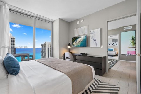 Condo in Hollywood, Florida, 3 bedrooms  № 1828338 - photo 19
