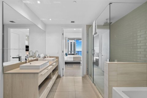 Condo in Hollywood, Florida, 3 bedrooms  № 1828338 - photo 18