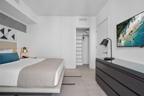 Condo in Hollywood, Florida, 3 bedrooms  № 1828338 - photo 22