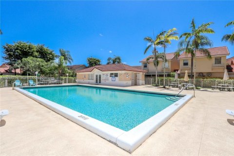 Adosado en venta en Miami, Florida, 3 dormitorios, 123.56 m2 № 1992299 - foto 4