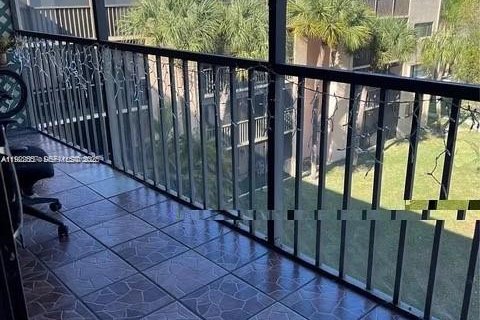 Condo in Miami, Florida, 3 bedrooms  № 2082799 - photo 8