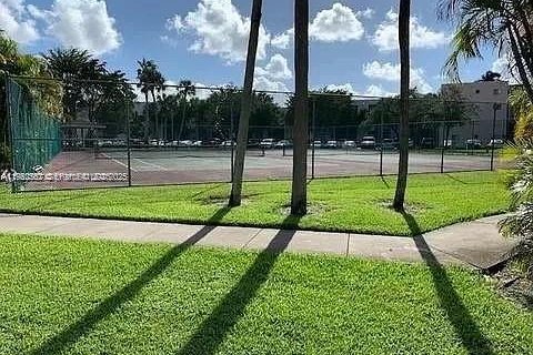 Condo in Miami, Florida, 3 bedrooms  № 2082799 - photo 16