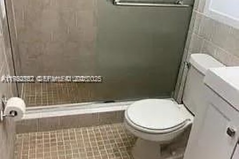 Condo in Miami, Florida, 3 bedrooms  № 2082799 - photo 9
