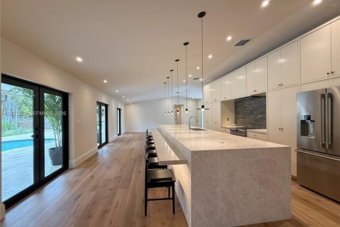 House in Palmetto Bay, Florida 4 bedrooms, 261.33 sq.m. № 2085326 - photo 17