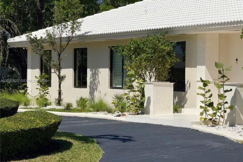 House in Palmetto Bay, Florida 4 bedrooms, 261.33 sq.m. № 2085326 - photo 26