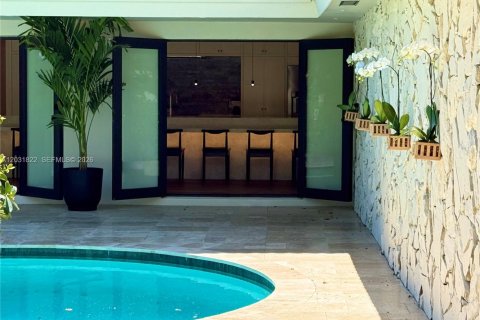 House in Palmetto Bay, Florida 4 bedrooms, 261.33 sq.m. № 2085326 - photo 5