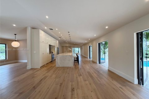 House in Palmetto Bay, Florida 4 bedrooms, 261.33 sq.m. № 2085326 - photo 11
