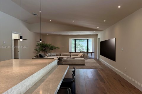 House in Palmetto Bay, Florida 4 bedrooms, 261.33 sq.m. № 2085326 - photo 6