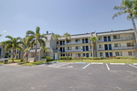Condominio en alquiler en Lake Worth, Florida, 2 dormitorios, 93.37 m2 № 1151932 - foto 1