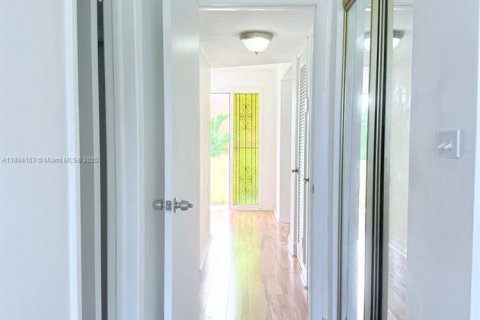 Copropriété à vendre à Miami, Floride: 2 chambres, 166.2 m2 № 1930972 - photo 24