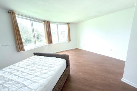 Copropriété à vendre à Miami, Floride: 2 chambres, 166.2 m2 № 1930972 - photo 20