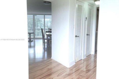 Copropriété à vendre à Miami, Floride: 2 chambres, 166.2 m2 № 1930972 - photo 4