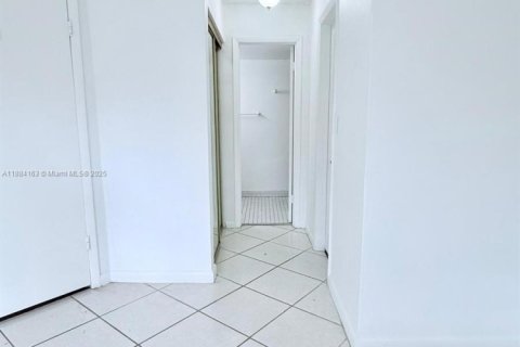 Copropriété à vendre à Miami, Floride: 2 chambres, 166.2 m2 № 1930972 - photo 29