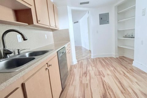 Copropriété à vendre à Miami, Floride: 2 chambres, 166.2 m2 № 1930972 - photo 11