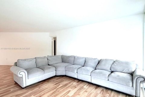 Copropriété à vendre à Miami, Floride: 2 chambres, 166.2 m2 № 1930972 - photo 15